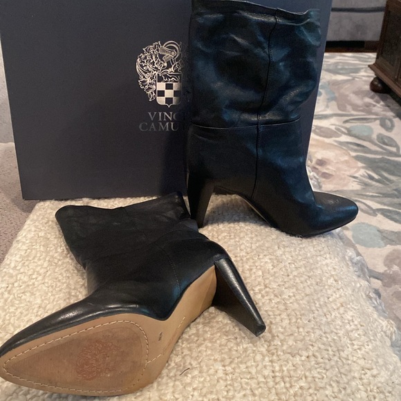 Vince Camuto ankle boots - Picture 2 of 5